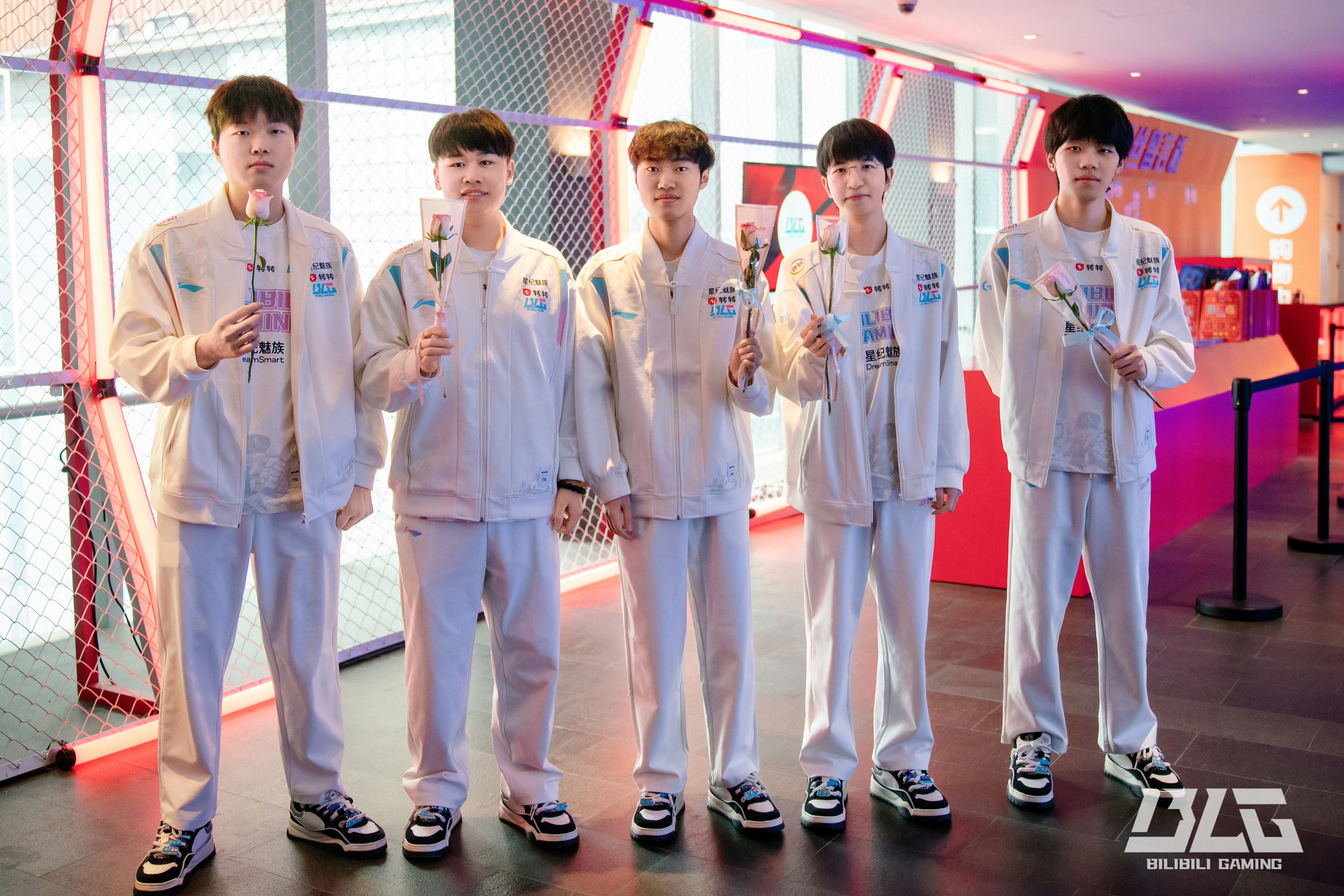 包含JDG绝杀DRX,Jankos极限生还后反打宿命之战淘汰赛,引爆全场热议的词条 包含JDG绝杀DRX,Jankos极限生还后反打宿命之战淘汰赛,引爆全场热议的词条