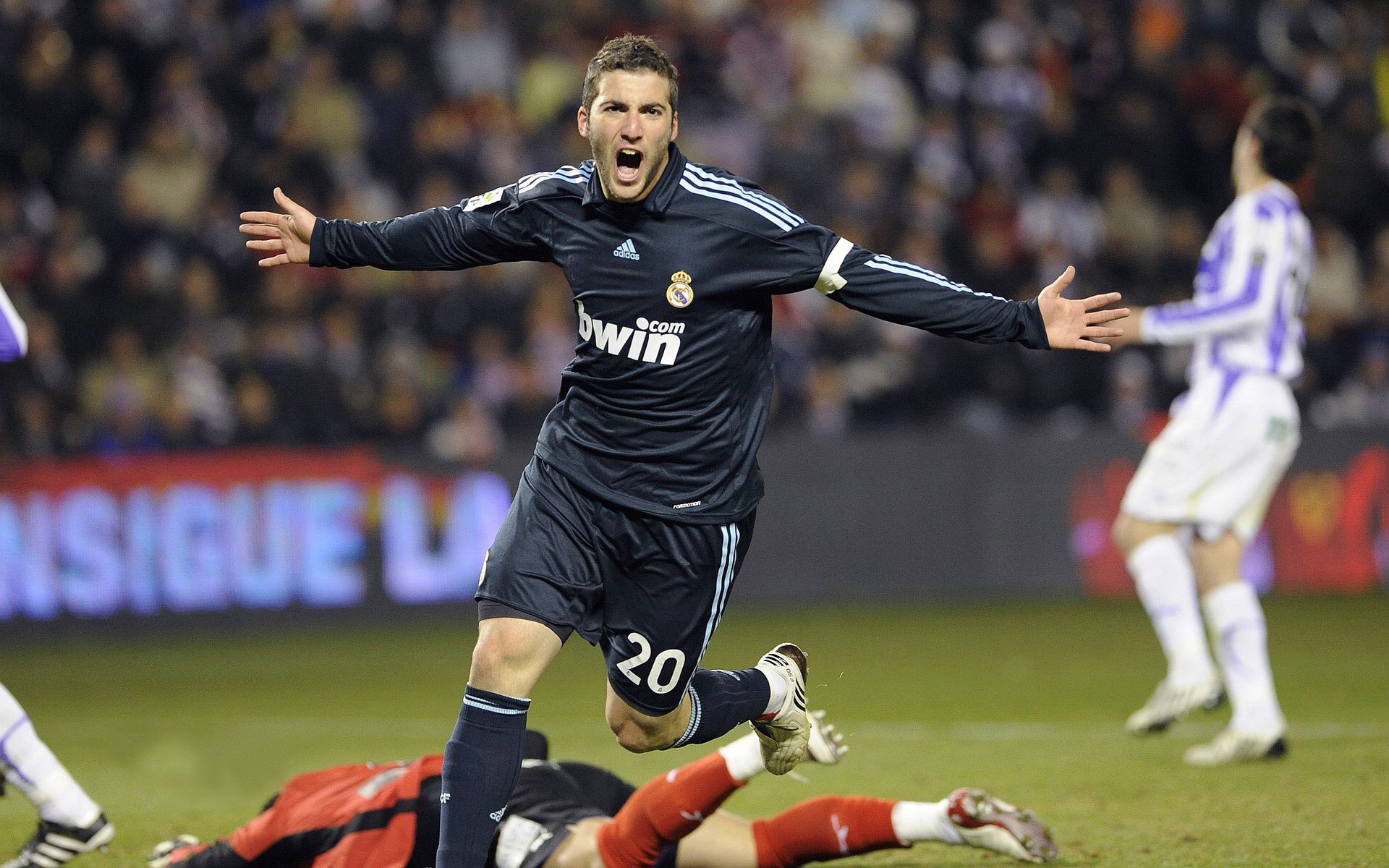 意甲焦点战复盘,恩佐掌控全局,用实力回应质疑